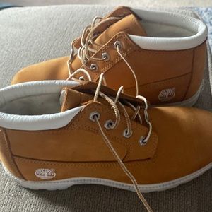 Womens size 9.5 Timberland boots